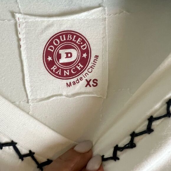 Double D Ranch White Fringe Tunic Top with Embroidery and Beads - Picture 5 of 9